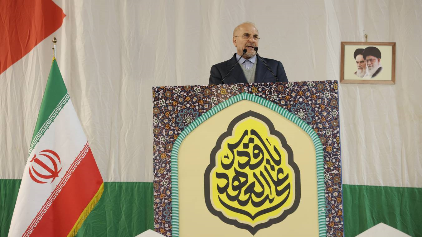 مذاکره برای قبول اجباری خواست دشمن، مقدمه جنگ است/در نامه اخیر ترامپ هیچ حرف حسابی برای رفع تحریم وجود ندارد/تعرض آمریکایی‌ها به ایران، جرقه‌ای در انبار باروت است و کل منطقه را منفجر می‌کند